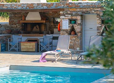 La piscine et la maison